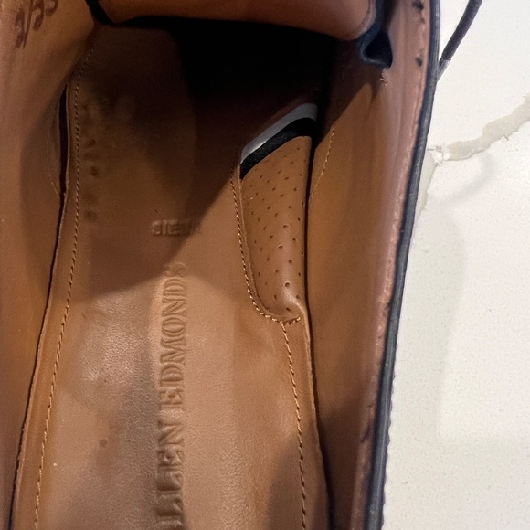 Allen Edmonds Siena Cap-stitch Oxford Dress Shoe.  Black main image 10